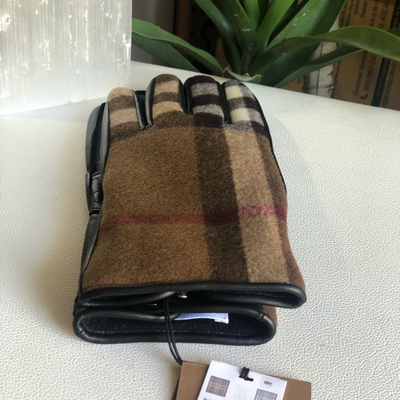 BURBERRY Gabriel Check Icon Stripe Gloves Size 8.5(M). ASKING PRICE IS FIRM!!!! - Picture 10 of 11